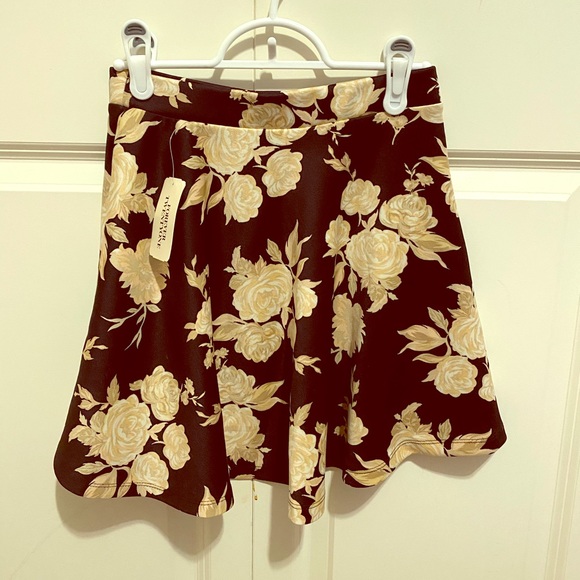 4/$30 Floral skirt - circle/skater style - Picture 1 of 1